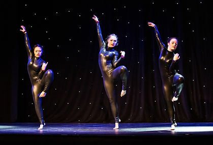 Check Out benefits of dance competitions https://showcaseschool.co/wp-content/uploads/2023/07/dance-competitions-investing-in-dance-competitions-benefits-of-dance-competitions-competitive-dance-dance-industry-Dance-Competitions-ae127547.jpg