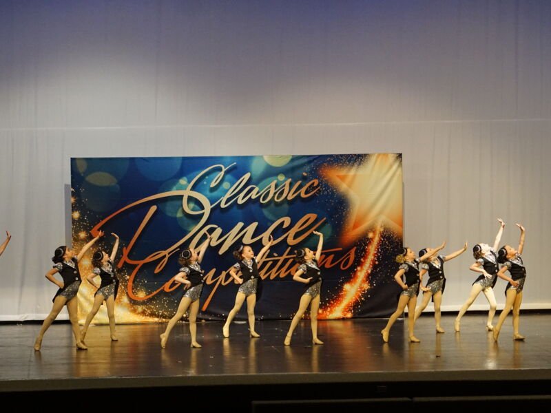 View dance competitions https://showcaseschool.co/wp-content/uploads/2023/07/dance-competitions-winning-mindset-dancers-performing-arts-Dance-Competitions-9c6ac6be.jpg