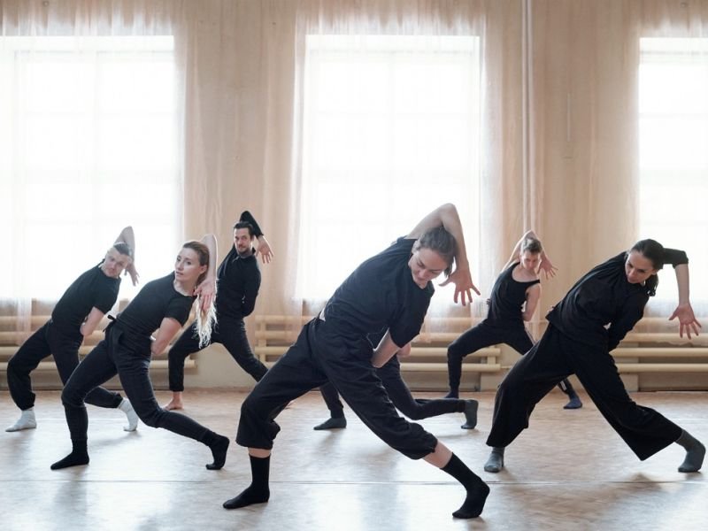 Picture related to like-minded individuals https://showcaseschool.co/wp-content/uploads/2023/09/Contemporary-dance-classes-enhancing-technique-artistry-Competes-platform-dance-styles-choreographic-approaches-artistic-voices-mesmerizing-performances-dance-community-like-minded-individuals-passionate-about-contemporary-dance-Dance-5d016337.jpg