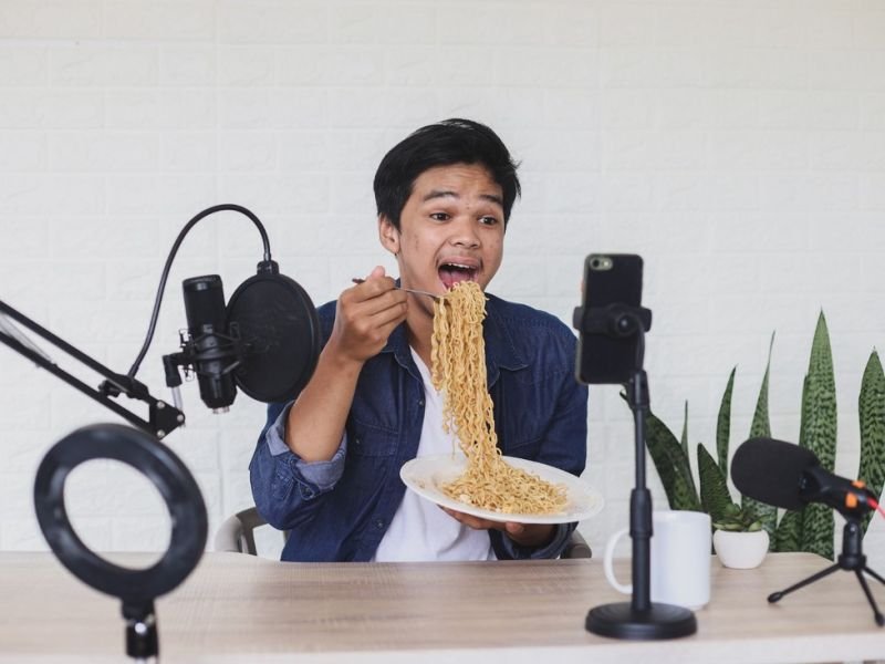 Check Out Eating Show https://showcaseschool.co/wp-content/uploads/2023/09/Mukbang-Food-Challenge-Trend-Mukbang-videos-Eating-Show-Competes-TV-food-reviews-culinary-challenges-Cooking-Competitions-Mukbang-content-food-59da957d.jpg