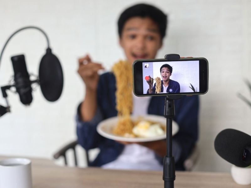 View competes.tv https://showcaseschool.co/wp-content/uploads/2023/09/Mukbang-Food-Challenges-Competes-TV-food-reviews-Mukbang-skills-Cooking-Competitions-culinary-challenges-food-bf2c40f5.jpg