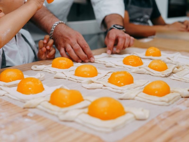 Check Out interactive platform https://showcaseschool.co/wp-content/uploads/2023/09/fabulous-desserts-cooking-competitions-Competes-TV-mouth-watering-creations-interactive-platform-dessert-recipes-dessert-competitions-dessert-lovers-online-cooking-community-celebrity-chefs-Food-992cb86c.jpg