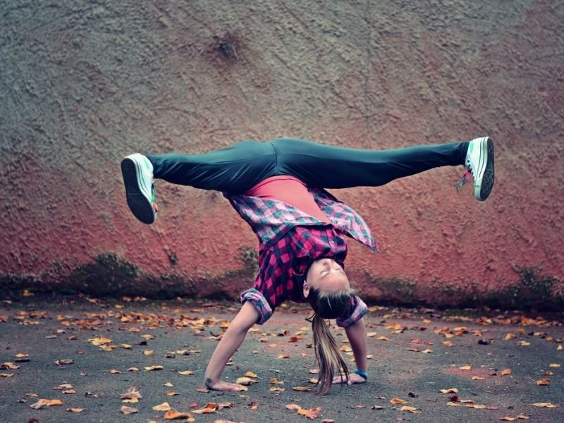 Picture related to building a fanbase https://showcaseschool.co/wp-content/uploads/2023/09/hip-hop-dance-breakdancing-competes-TV-dance-videos-showcasing-talent-building-a-fanbase-connecting-with-dancers-Dance-e1270b10.jpg